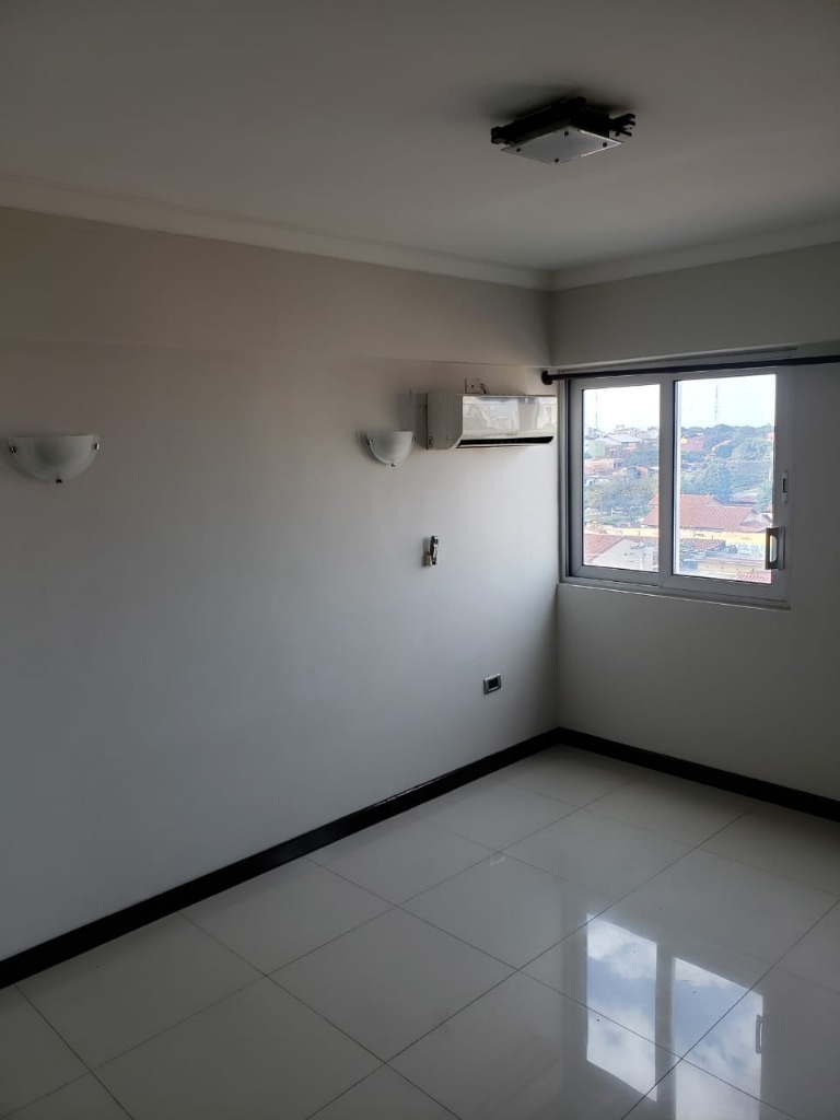 Departamento Lindo departamento 3 Dormitorios en Cond. Granada, Ñuflo de Chavez #716 Foto 8