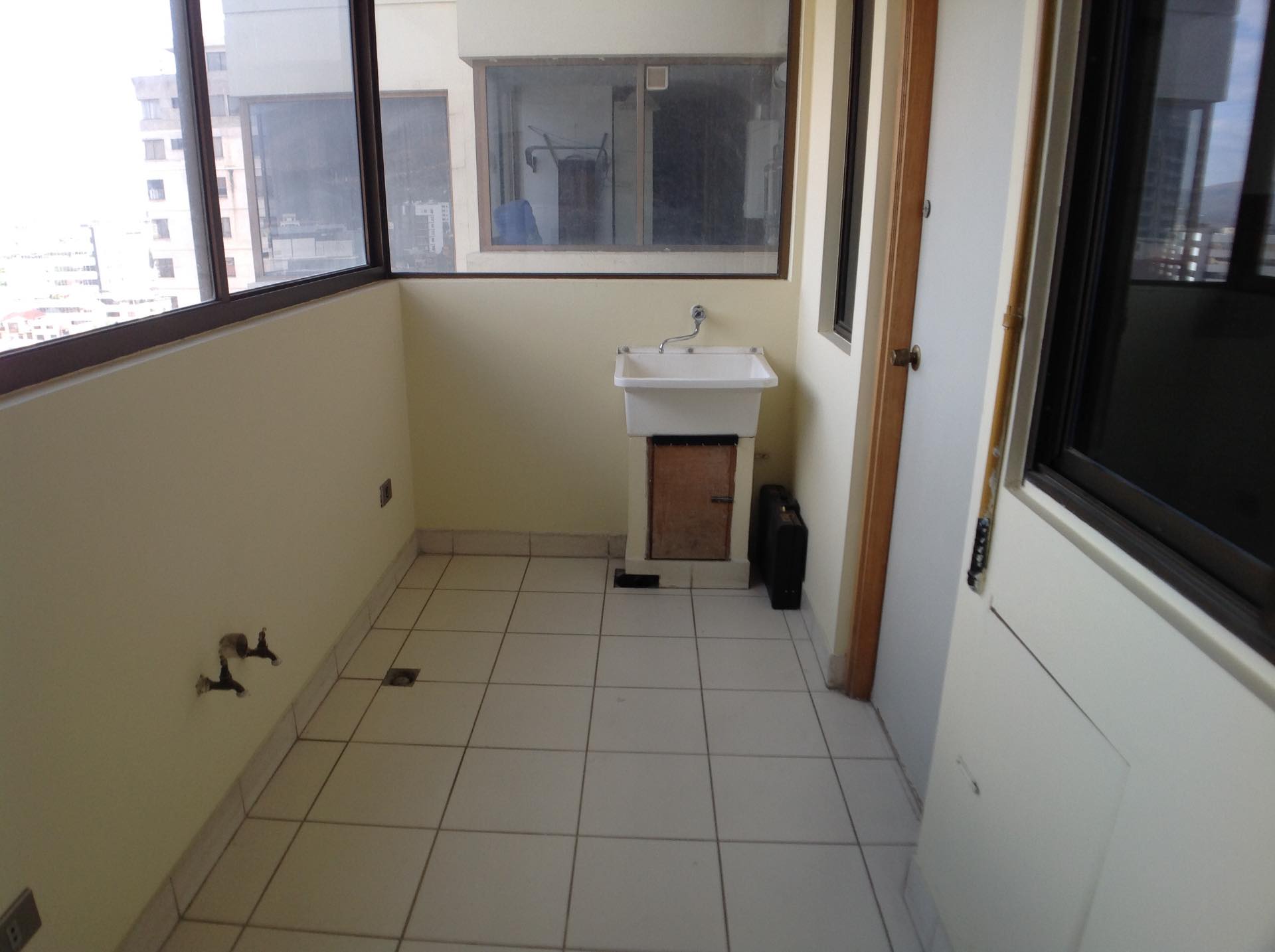Departamento en Muyurina en Cochabamba 3 dormitorios 4 baños 1 parqueos Foto 9