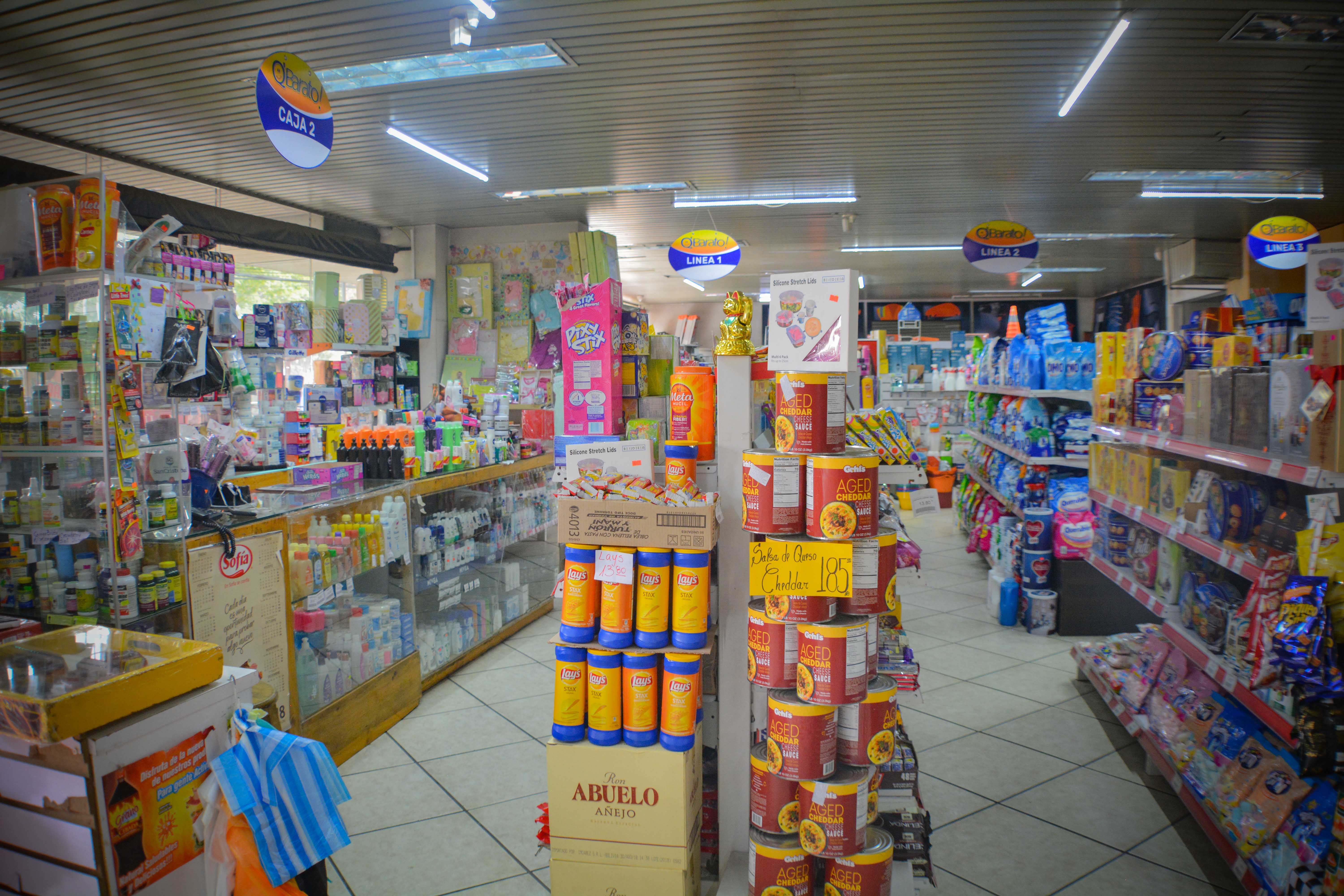 Local comercial en VentaAv. Melchor Perez de Olguin y Av. América     Foto 2