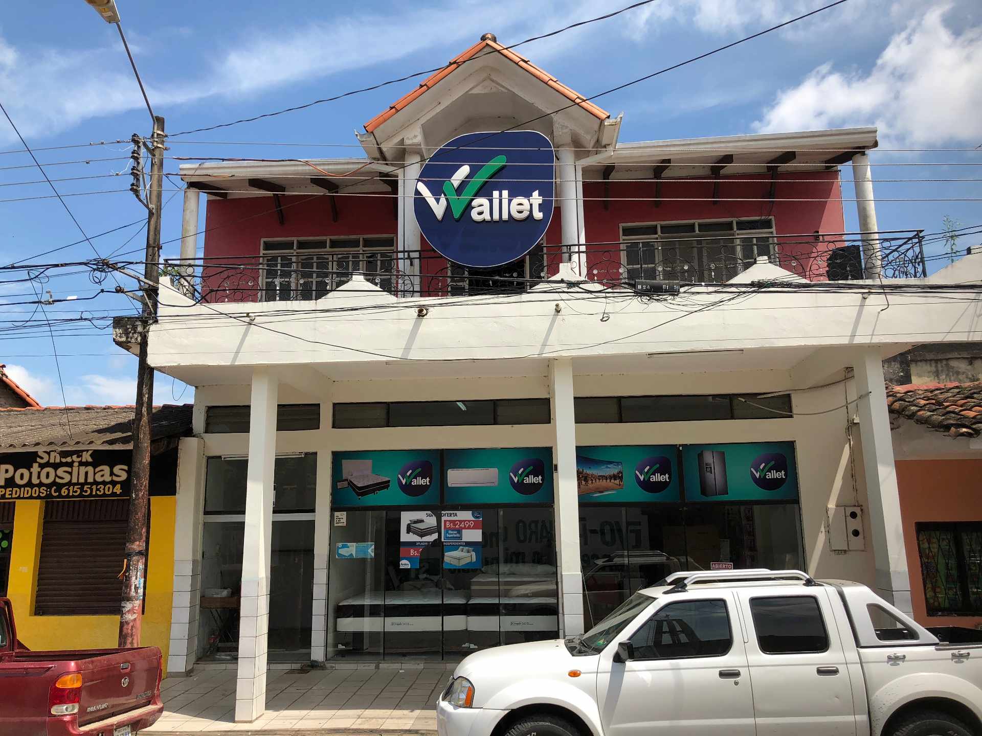 Casa en VentaC/Bolívar entre Independencia y Ángel Mariano Cuellar # 106
 Foto 2