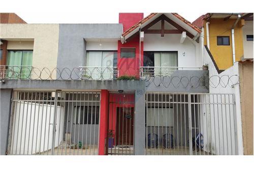 Casa en VentaBarrio Transportista c/4 #4 2 dormitorios 3 baños 1 parqueos Foto 1