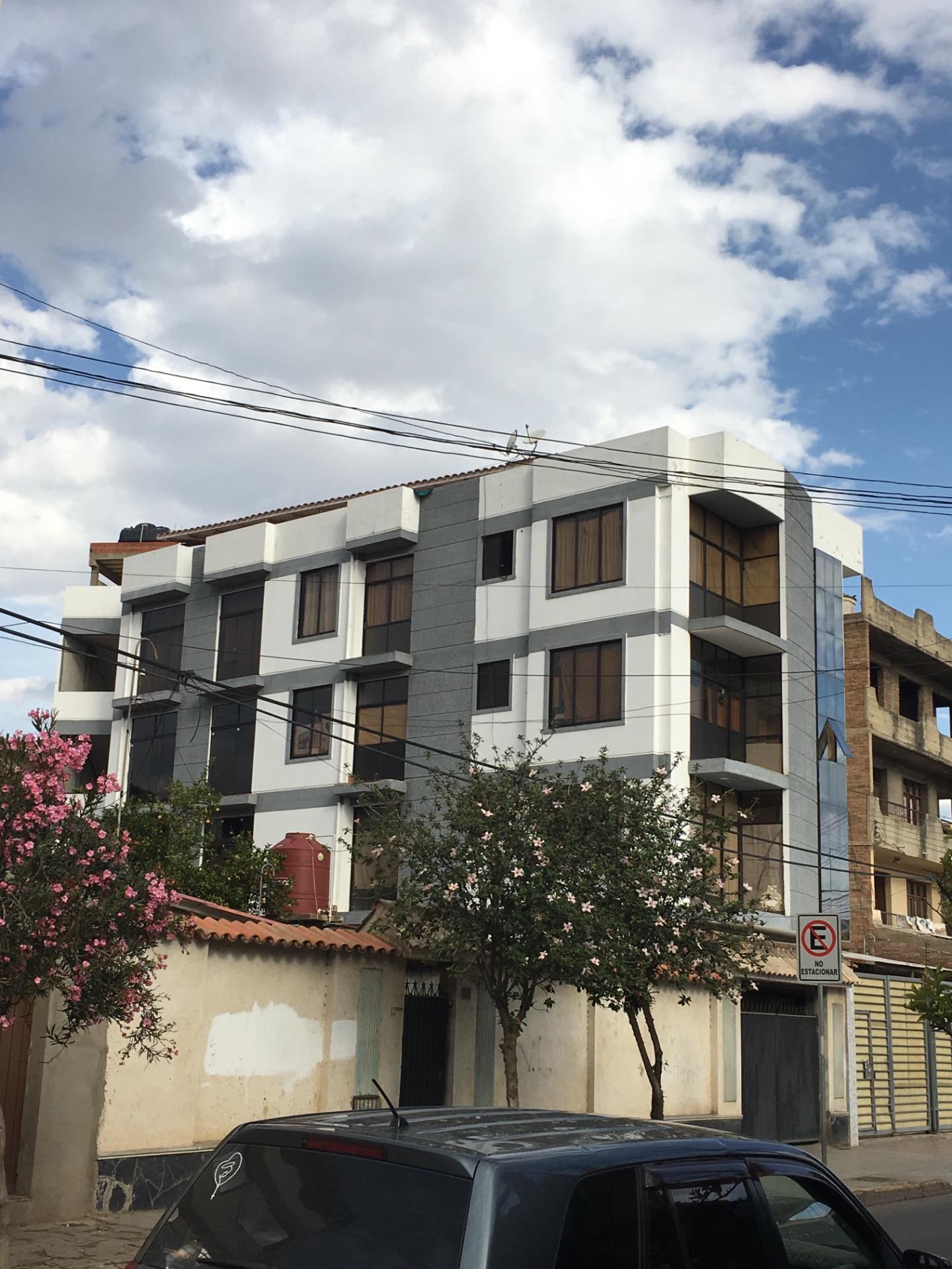 Casa en Alalay en Cochabamba 15 dormitorios 11 baños 2 parqueos Foto 1