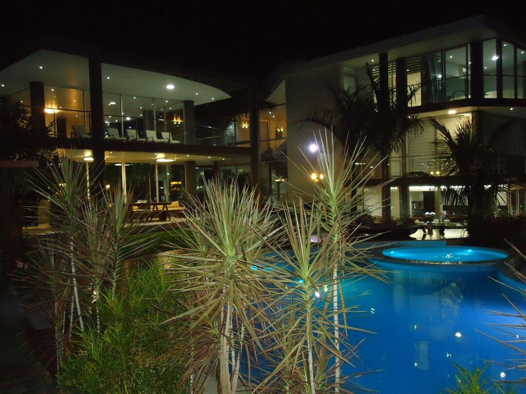 Casa en VentaURUBO 6 dormitorios 7 baños 4 parqueos Foto 2