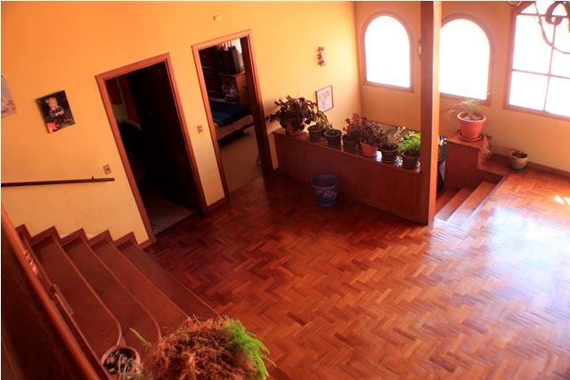 Casa en VentaCalle Innominada, Urb. El Paraiso 4 dormitorios 5 baños  Foto 6