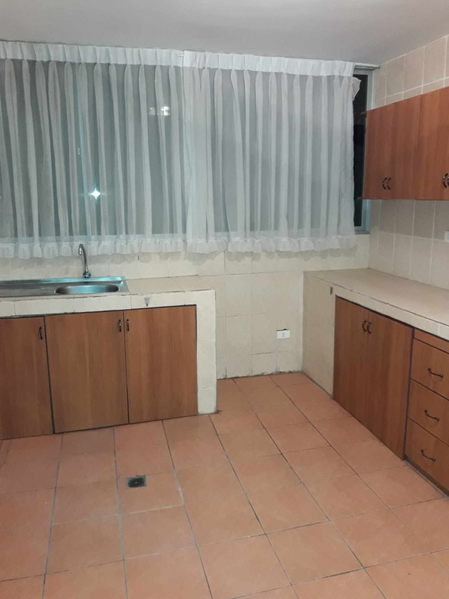 Departamento en Obrajes en La Paz 2 dormitorios 2 baños 1 parqueos Foto 2
