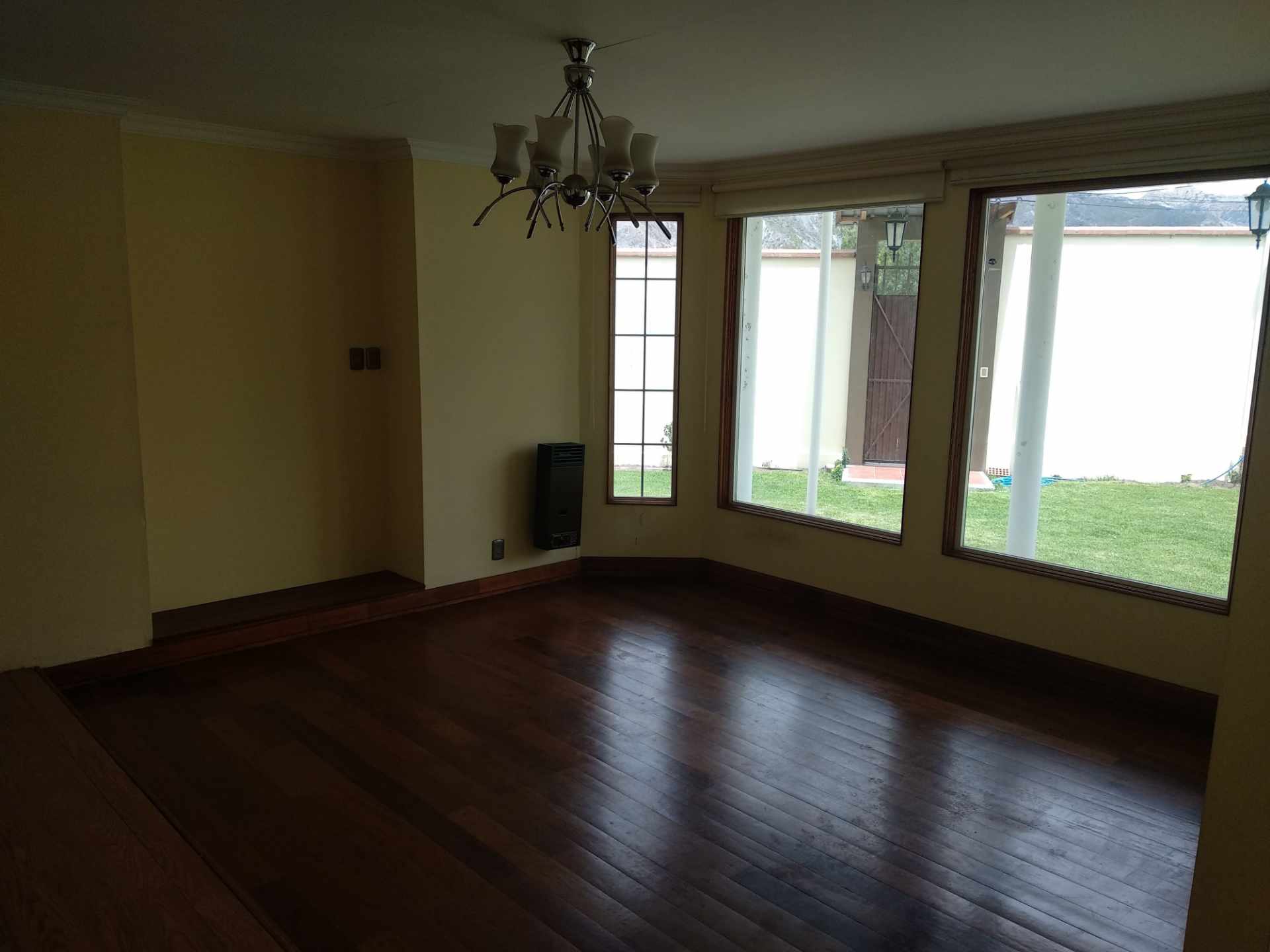 Casa en Mecapaca en La Paz 4 dormitorios 3 baños 6 parqueos Foto 20