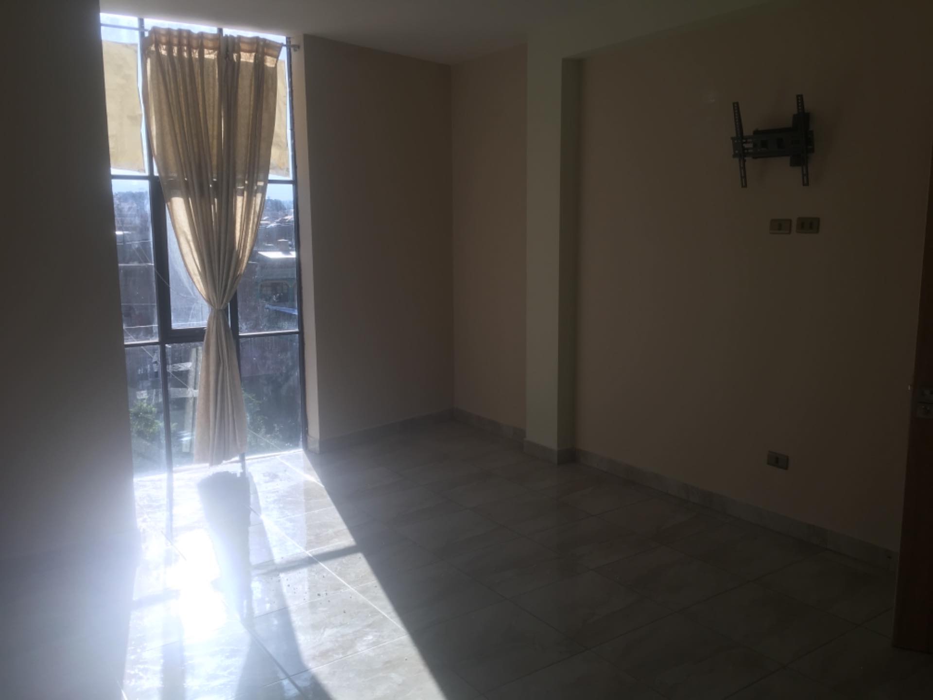 Casa en VentaRepública y 6 de agosto c/ moxos  15 dormitorios 11 baños 2 parqueos Foto 2