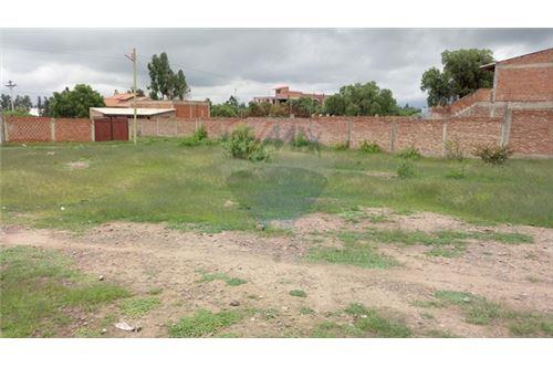 Terreno en Tiquipaya en Cochabamba 1 dormitorios 1 baños  Foto 1