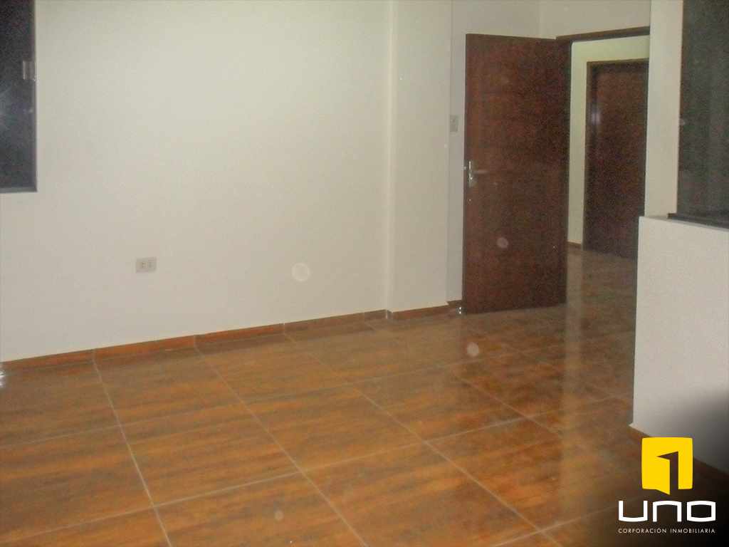 Casa en AlquilerZONA ESTE; AV. PARAGUA Y 4TO ANILLO 6 dormitorios 5 baños 2 parqueos Foto 8