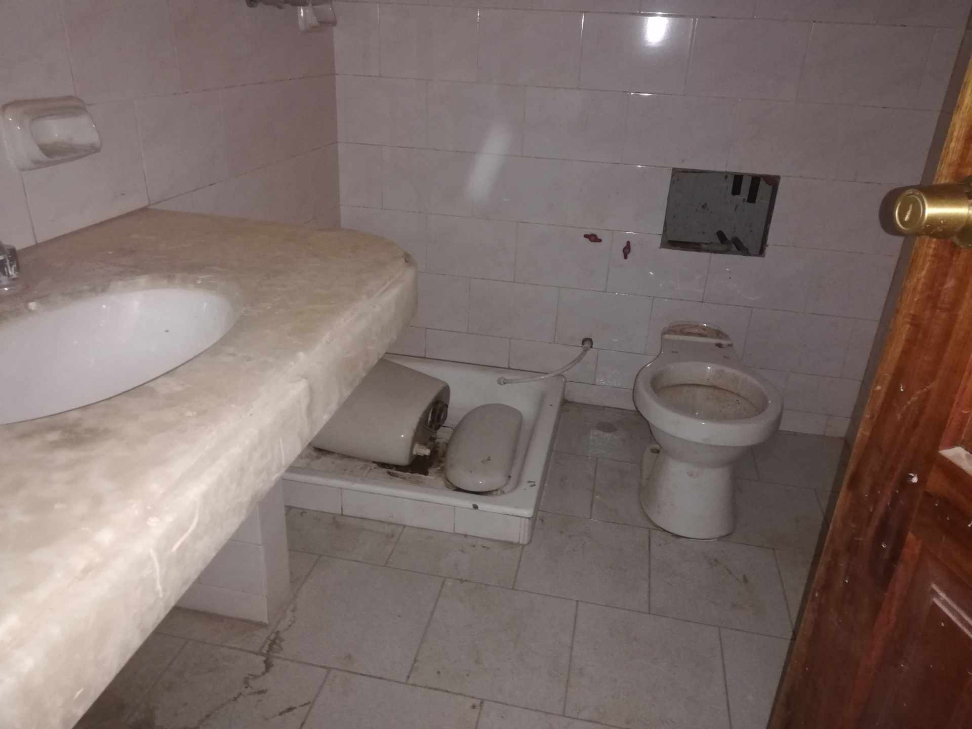 Oficina en Sudoeste en Cochabamba 11 dormitorios 11 baños  Foto 3