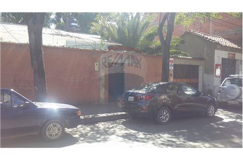 Casa Alejandro del Carpio entre Mendez y Suipacha Foto 2