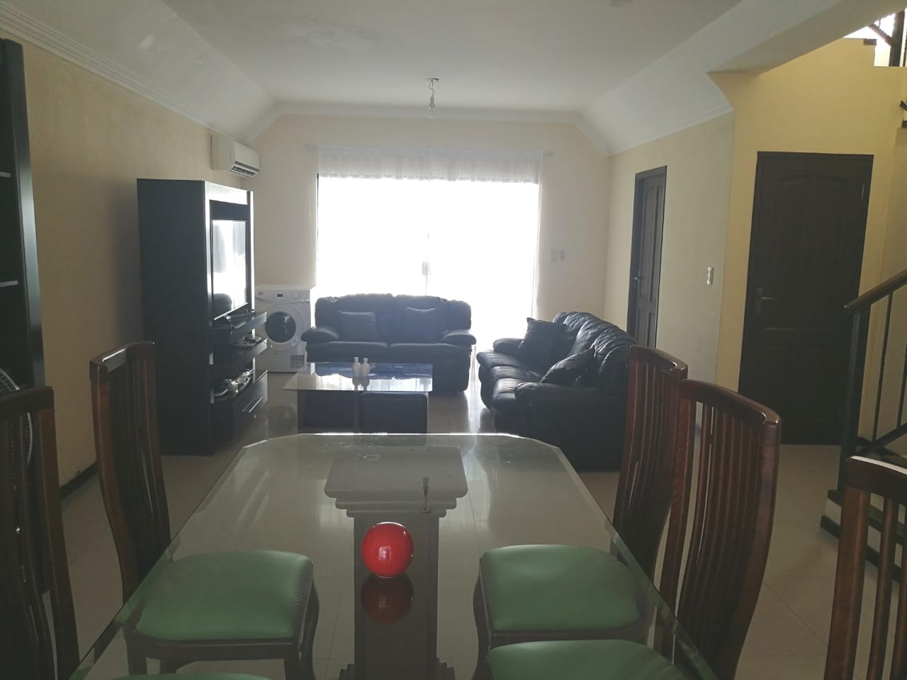 Casa en Alquiler8vo anillo casi Ave. Banzer 3 dormitorios 2 baños 2 parqueos Foto 6