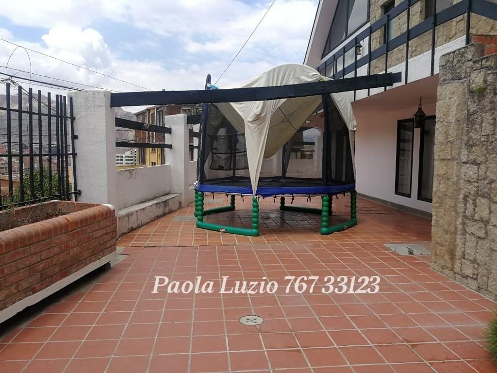 Casa en Seguencoma en La Paz 4 dormitorios 7 baños 5 parqueos Foto 2