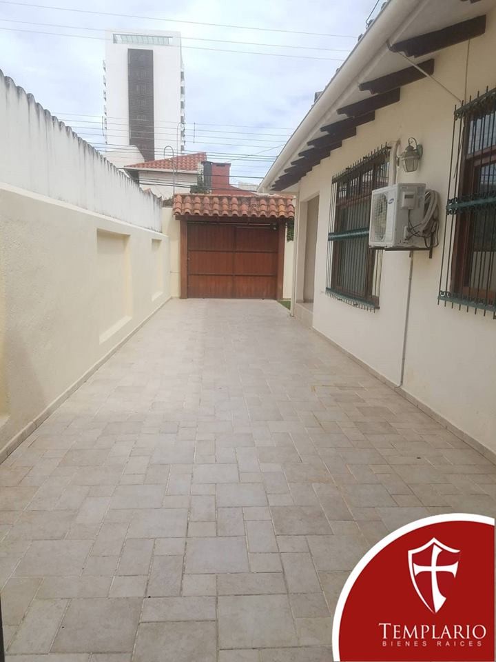 Casa en AlquilerZona Equipetrol entre 3er y 4to Anillo

 Foto 9