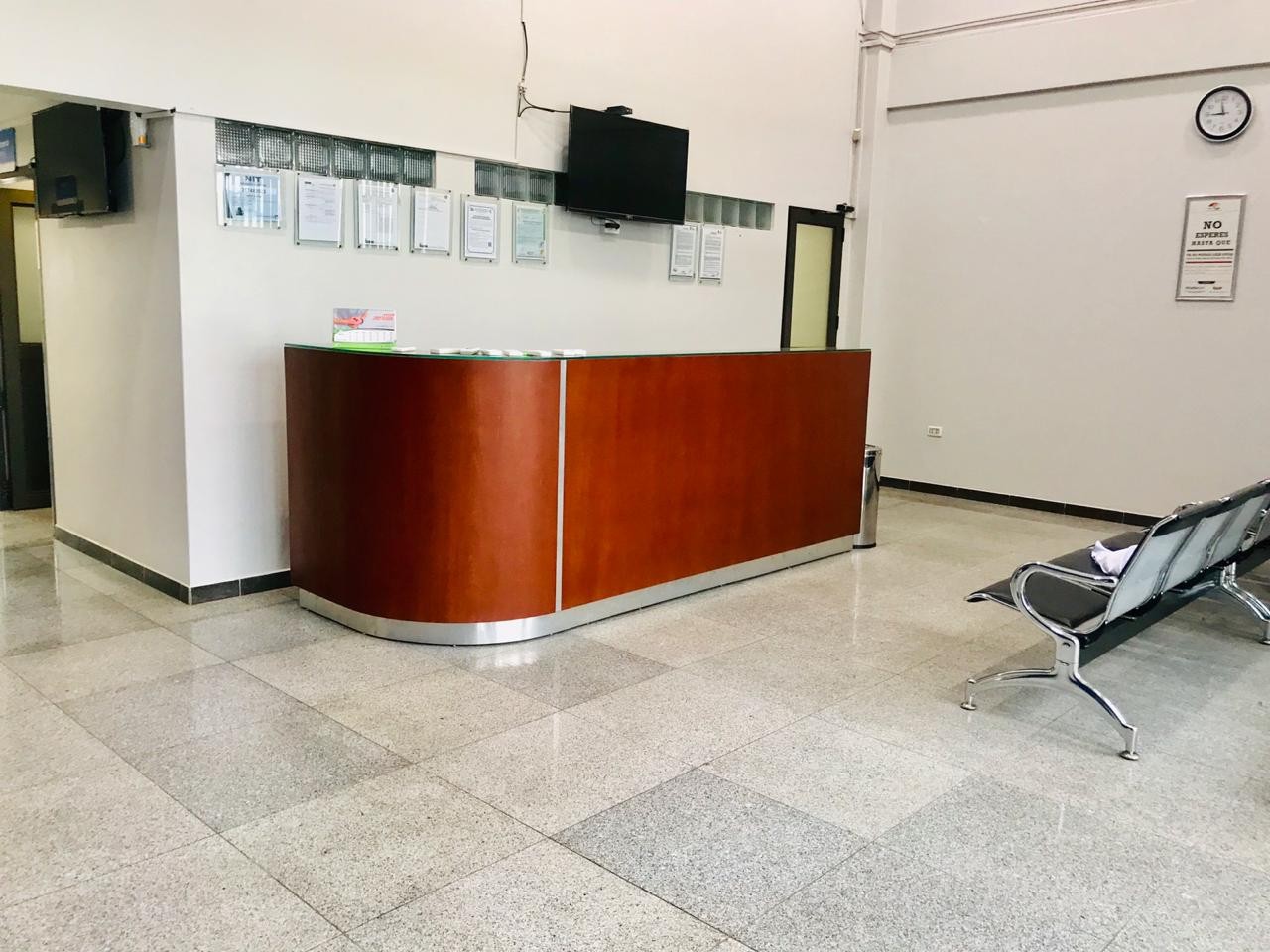 Edificio 3er anillo 3 pasos al frente Foto 8