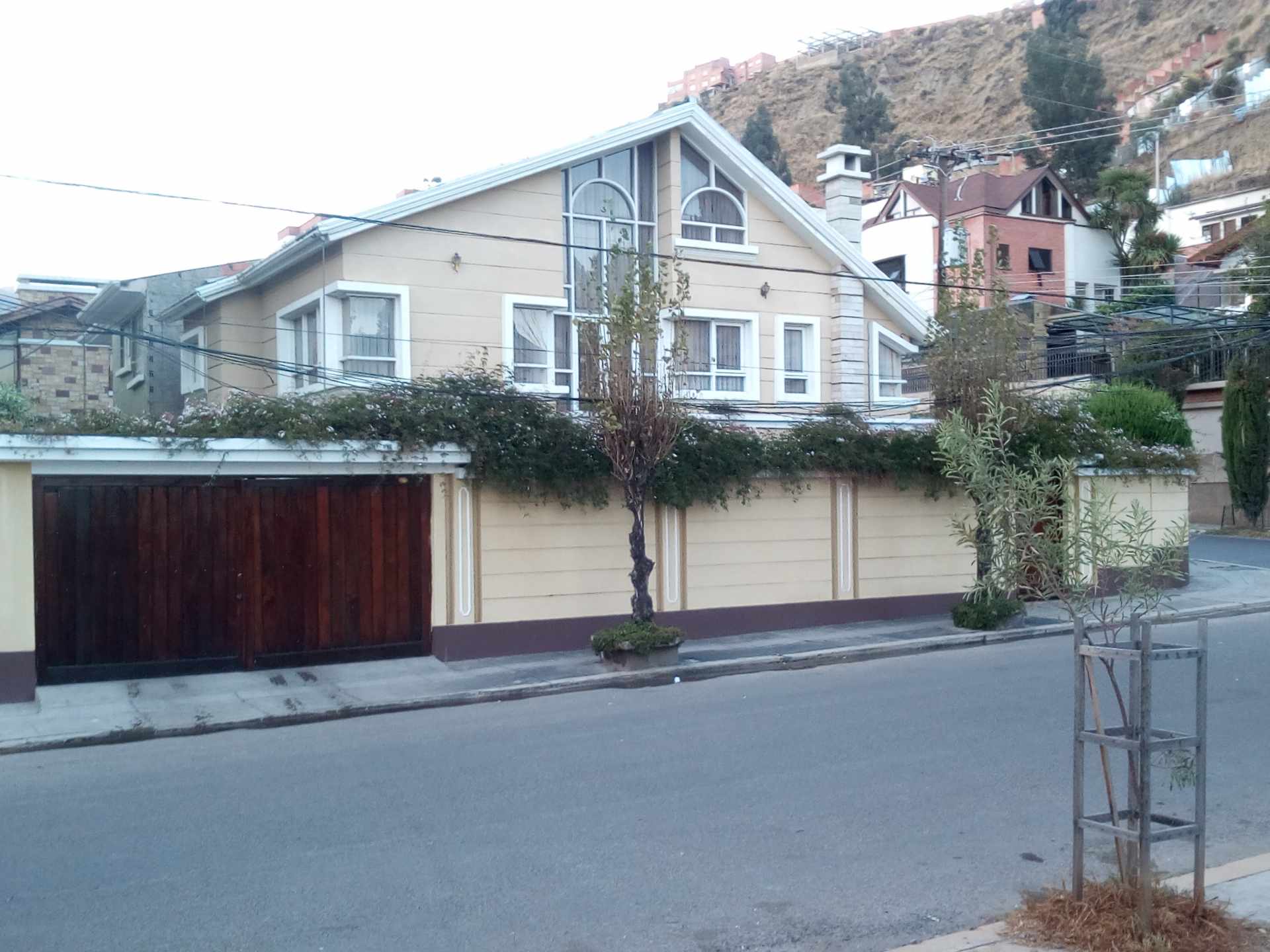 Casa en Irpavi en La Paz 4 dormitorios 4 baños 3 parqueos Foto 8