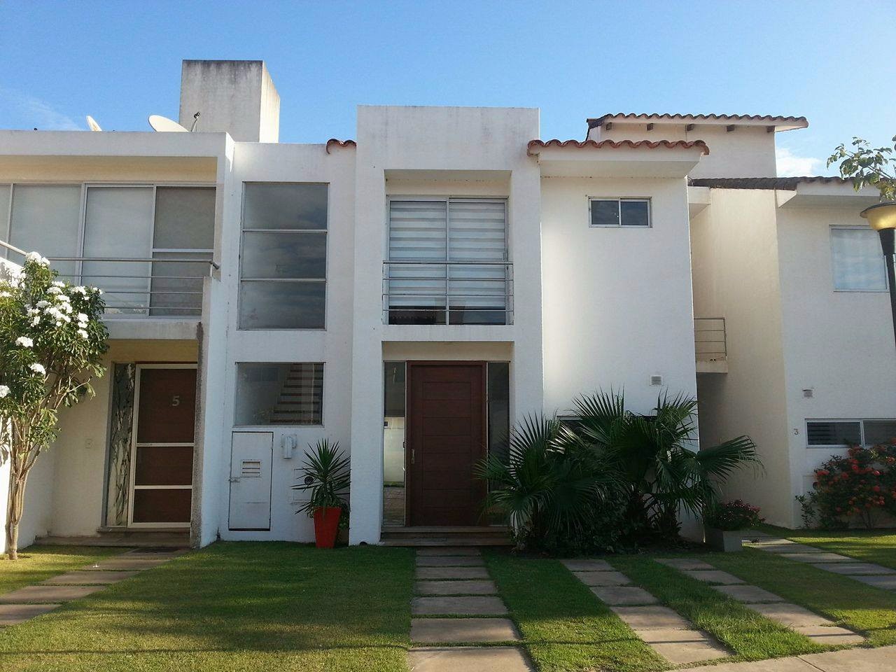 Casa en Entre 6to y 7mo anillo Norte en Santa Cruz de la Sierra 3 dormitorios 4 baños 2 parqueos Foto 1