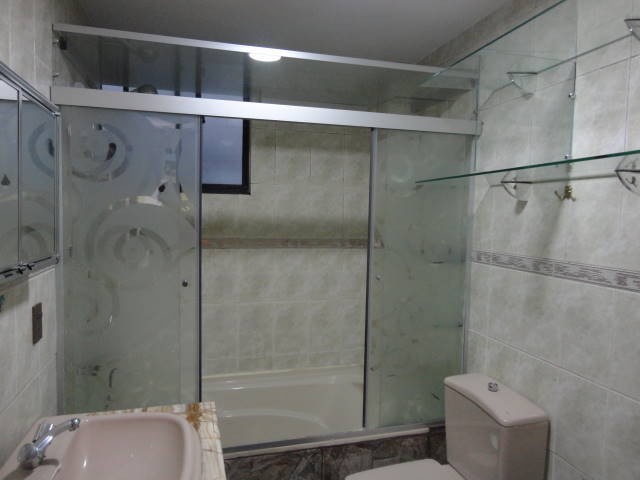 Departamento en San Pedro en La Paz 2 dormitorios 2 baños  Foto 3