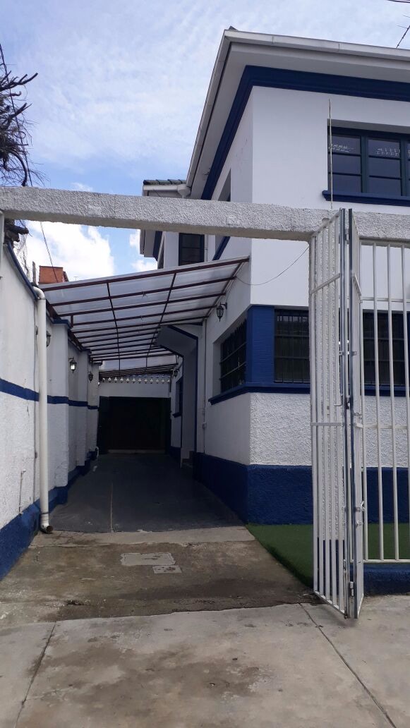 Casa en Miraflores en La Paz 5 dormitorios 4 baños 3 parqueos Foto 9