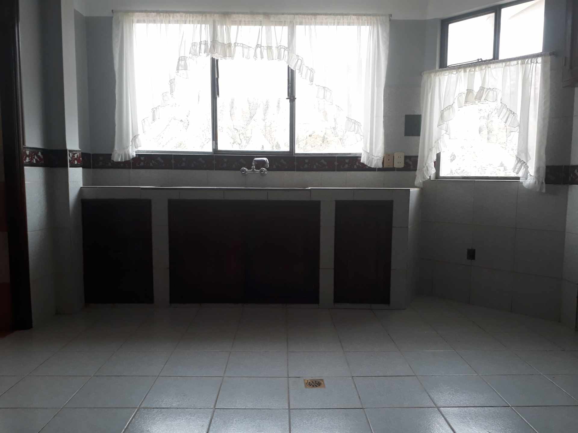 Departamento en Irpavi en La Paz 3 dormitorios 2 baños 1 parqueos Foto 12