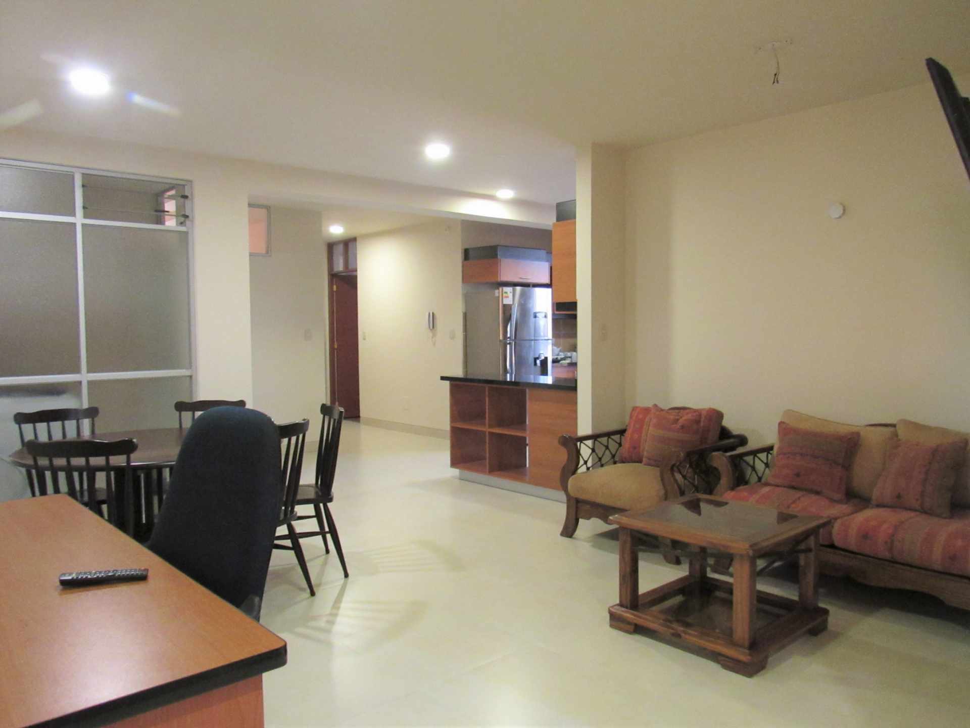 Departamento en Noroeste en Cochabamba 2 dormitorios 3 baños 1 parqueos Foto 1