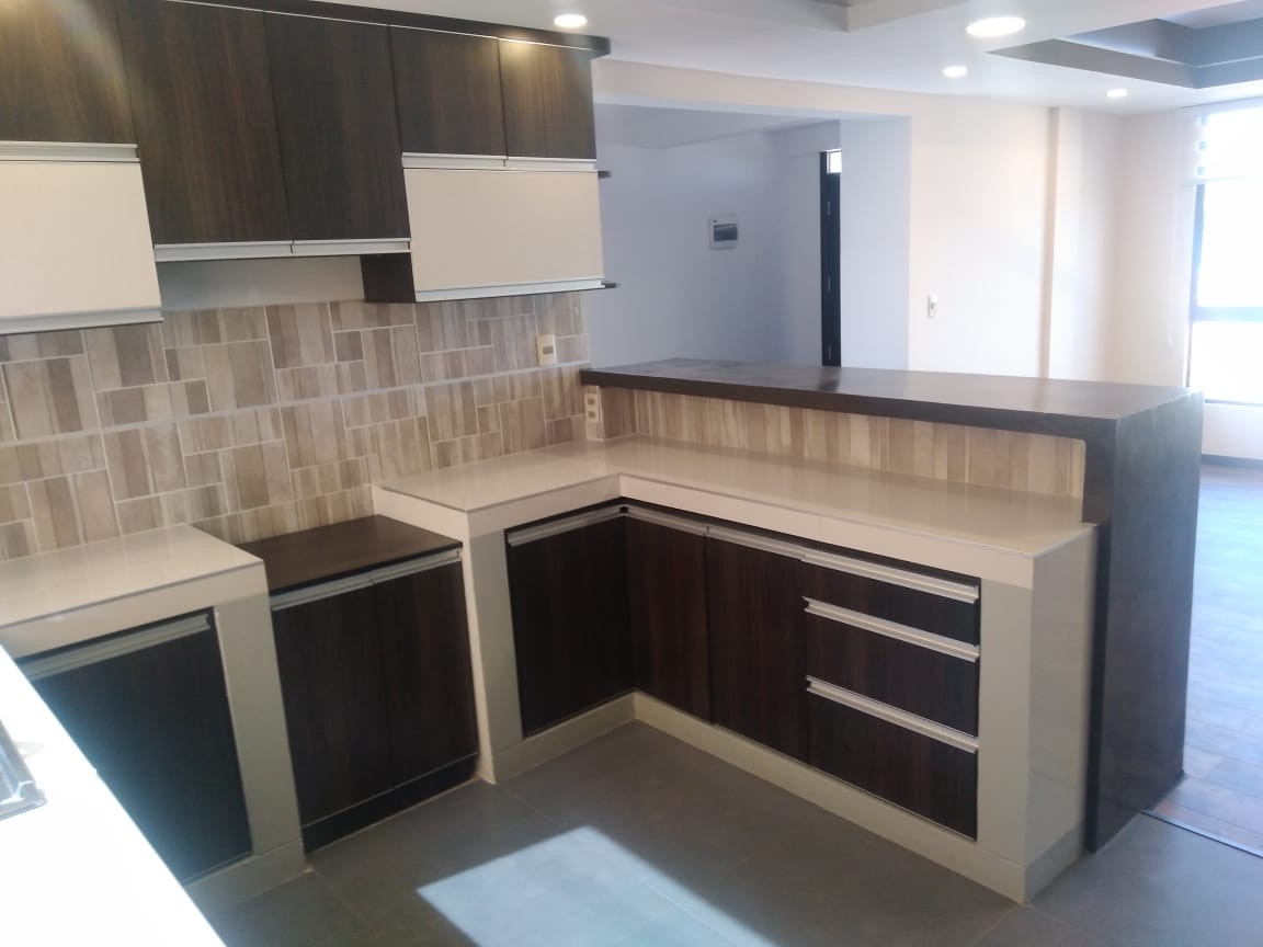 Casa en Achumani en La Paz 3 dormitorios 4 baños 3 parqueos Foto 16