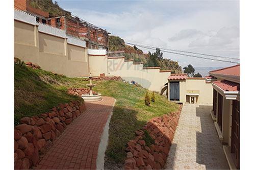 Casa en Achumani en La Paz 10 dormitorios 5 baños 3 parqueos Foto 6