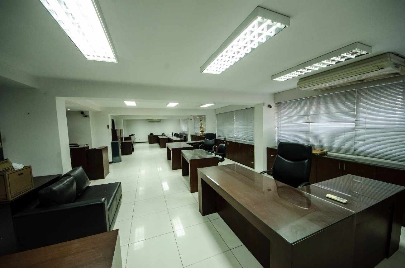 Oficina Céntrica Oficina en Alquiler, Edificio Santa Cruz, calle Ayacucho esquina 21 de Mayo Foto 3