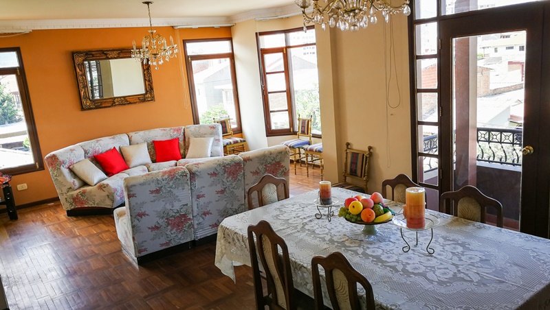 Casa en Noroeste en Cochabamba 7 dormitorios 6 baños  Foto 4