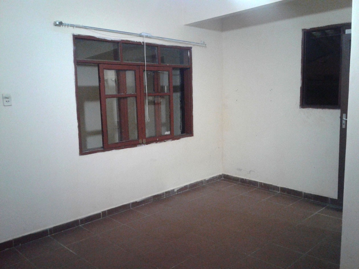 Habitación en AlquilerHabitación simple con baño privado, Av. Roca y Coronado 2° anillo Bs. 800    1 parqueos Foto 2