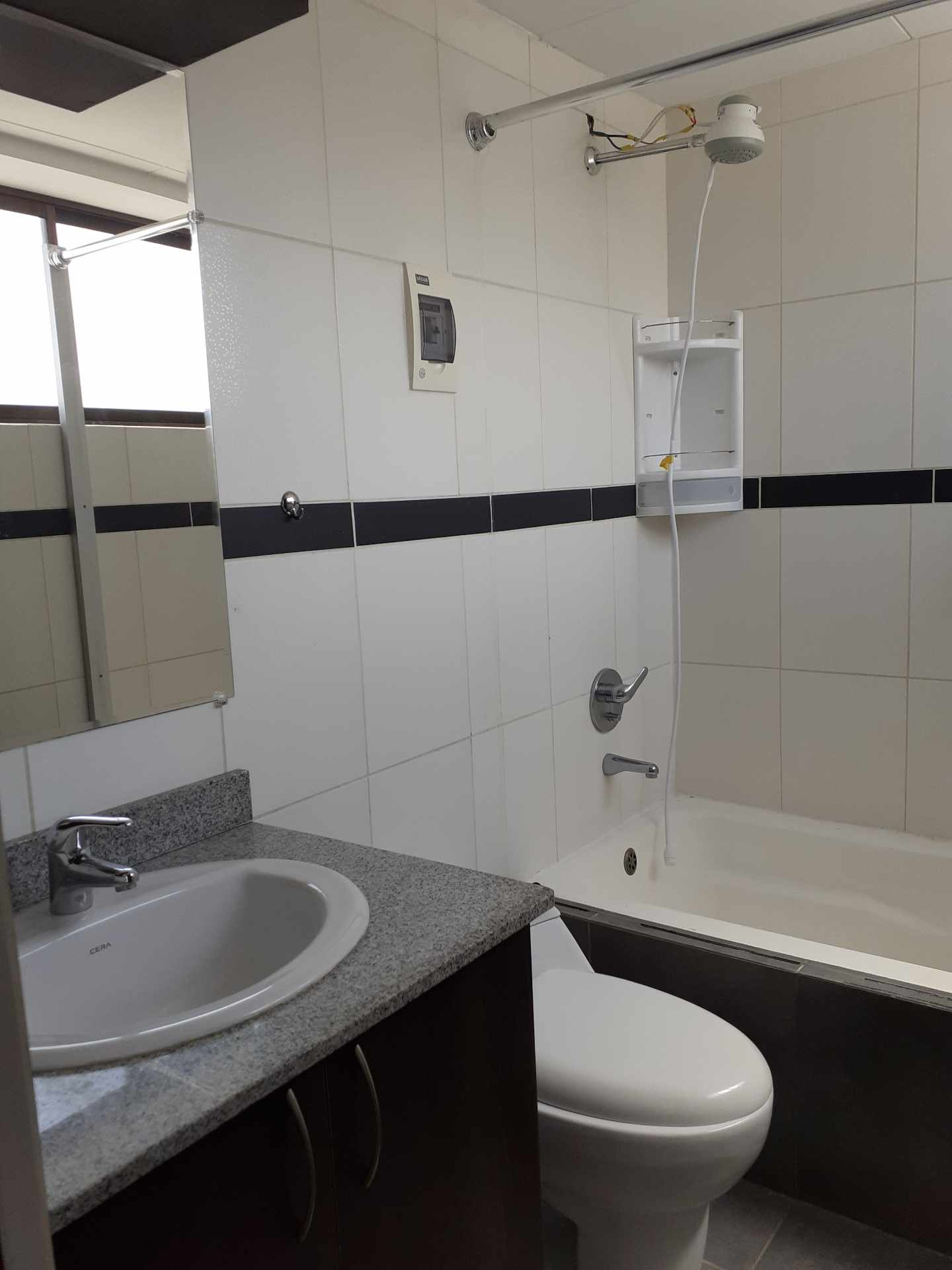 Departamento en AlquilerBelisario Salinas, zona Sopocachi cerca a la plaza avaroa 2 dormitorios 3 baños  Foto 5