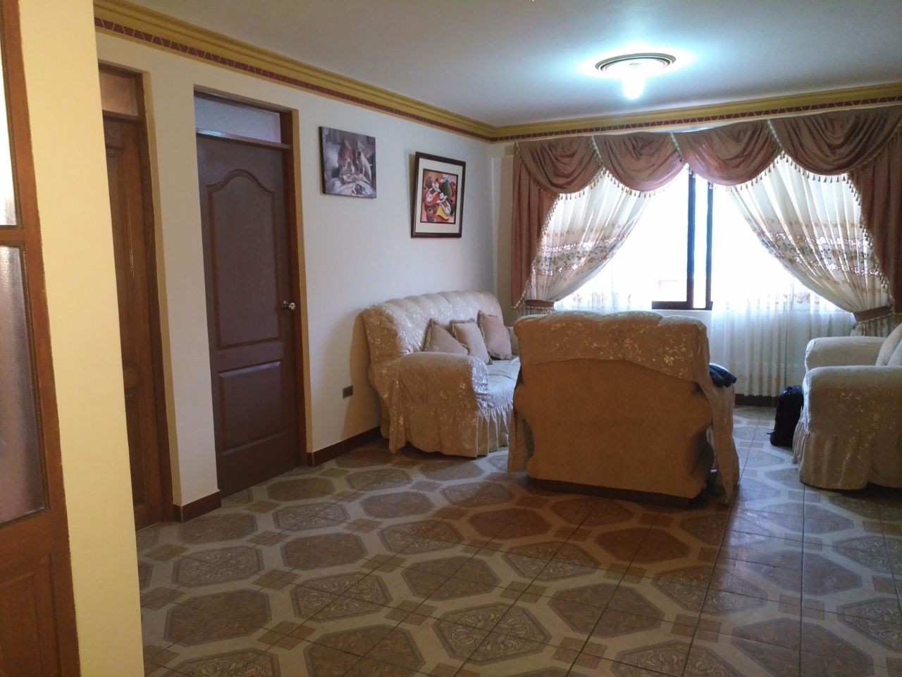 Casa en VentaZona Villa Pagador, Avenida Petrolera y Avenida Humberto Asin Rivero, Calle La Joya esquina Calle Paria 12 dormitorios 6 baños 2 parqueos Foto 2