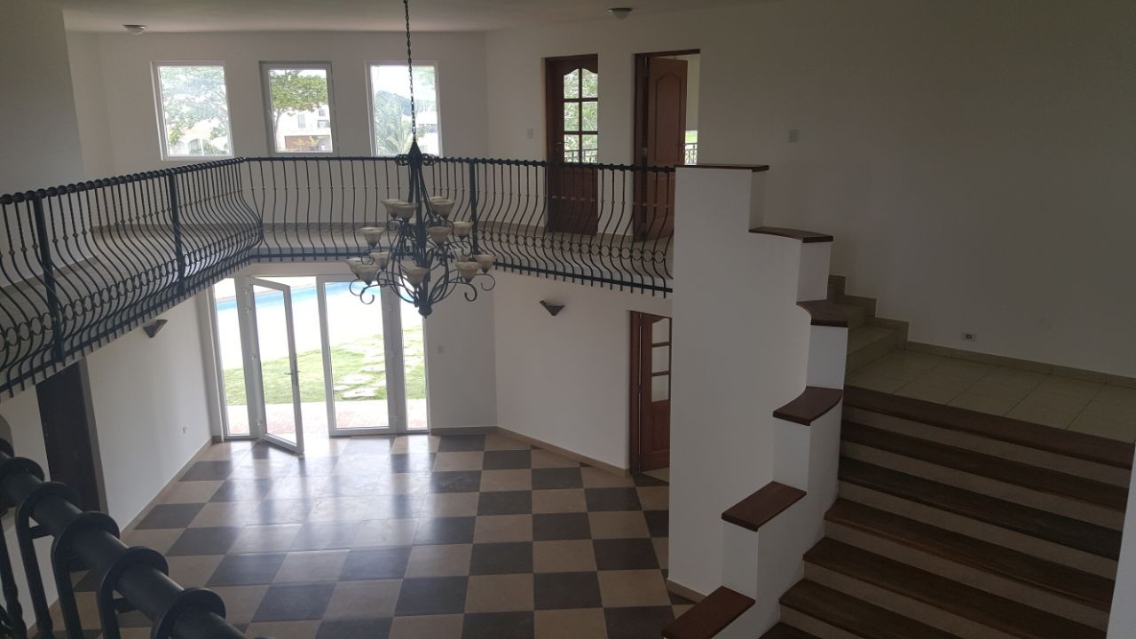 Casa en AlquilerMANSION EN EL URUBO COLINAS 4 Foto 4