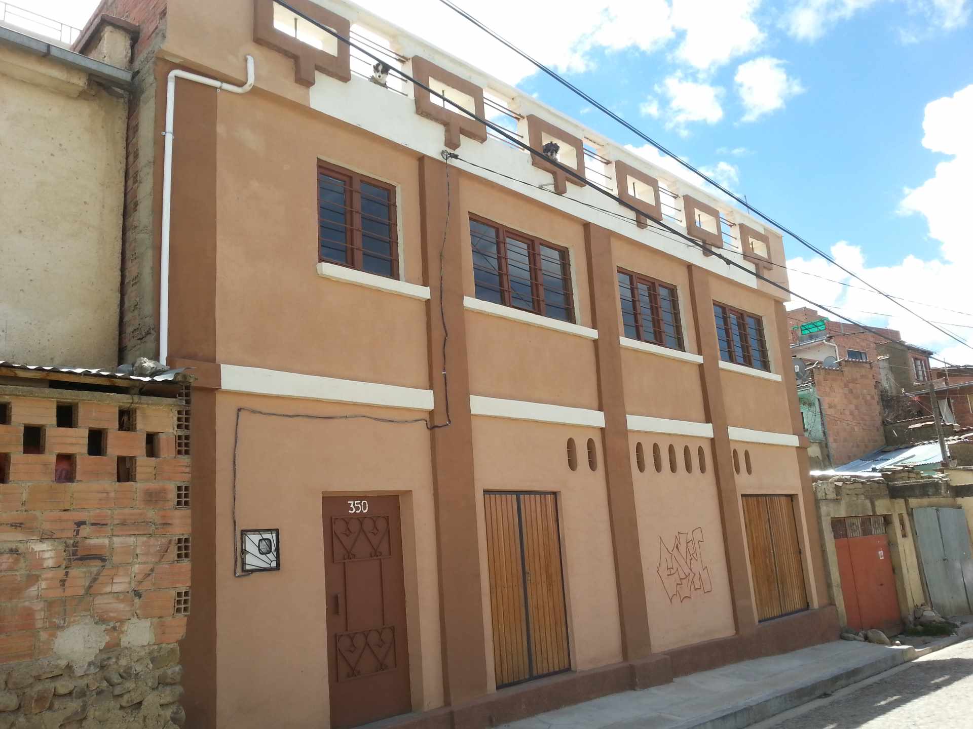 Casa Calle Araona Nº 350 Foto 1