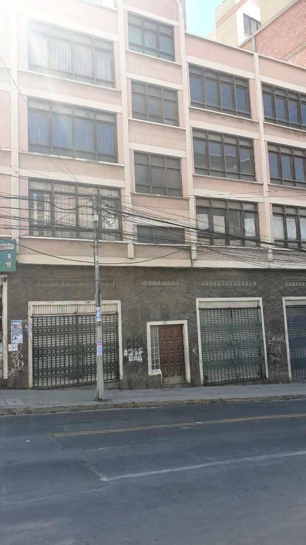 Edificio en VentaZONA CENTRAL AV. SUCRE Y ESQUINA PICHINCHA EDIFICIO EN VENTA  Foto 2