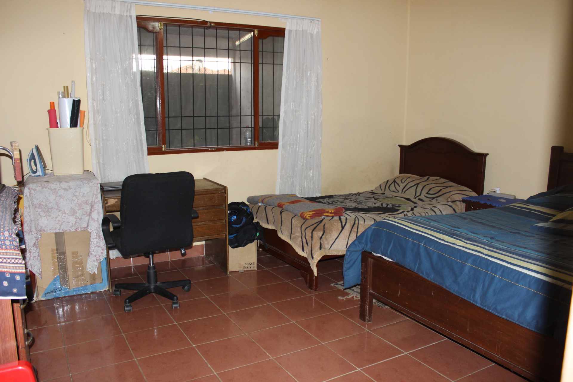 Casa en Barrio San Antonio en Tarija 3 dormitorios 2 baños 2 parqueos Foto 4