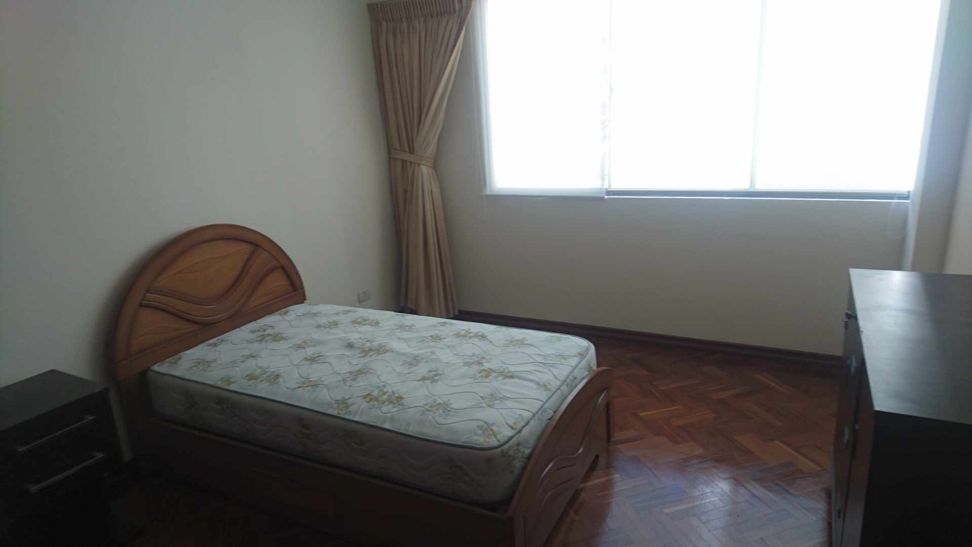 Departamento en Calacoto en La Paz 4 dormitorios 3 baños 1 parqueos Foto 2