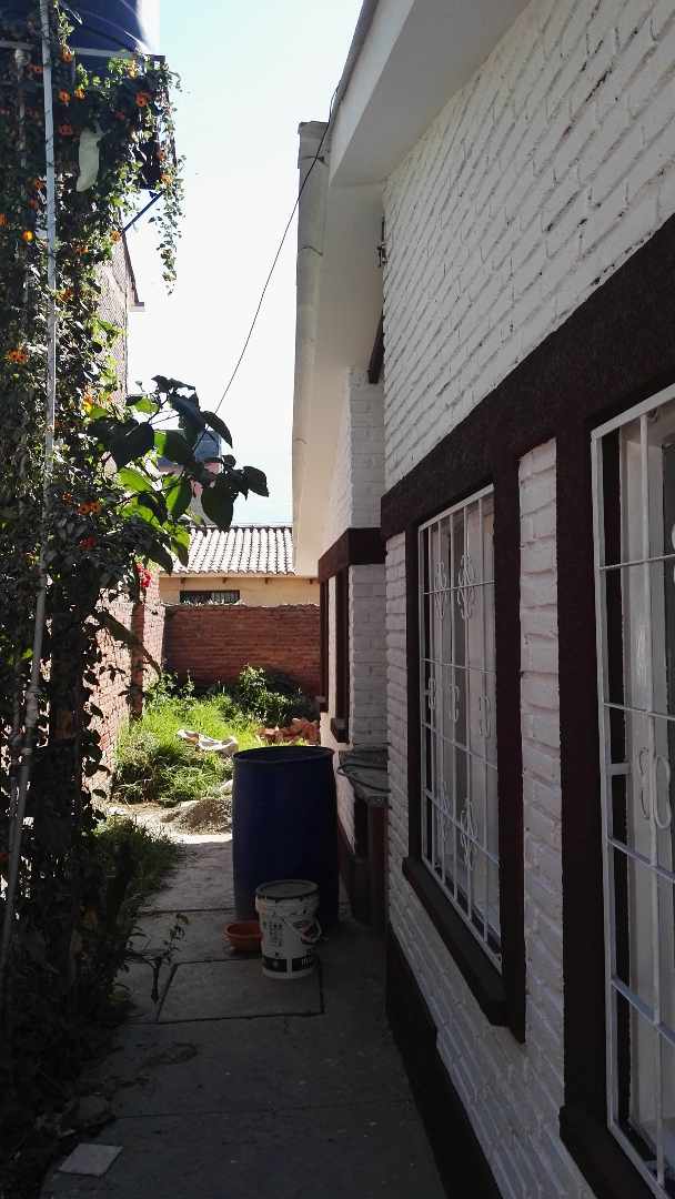 Casa en Anticrético Calle F. Suárez casi Av. Beijing (Surtidor Cochabamba 1) Foto 4