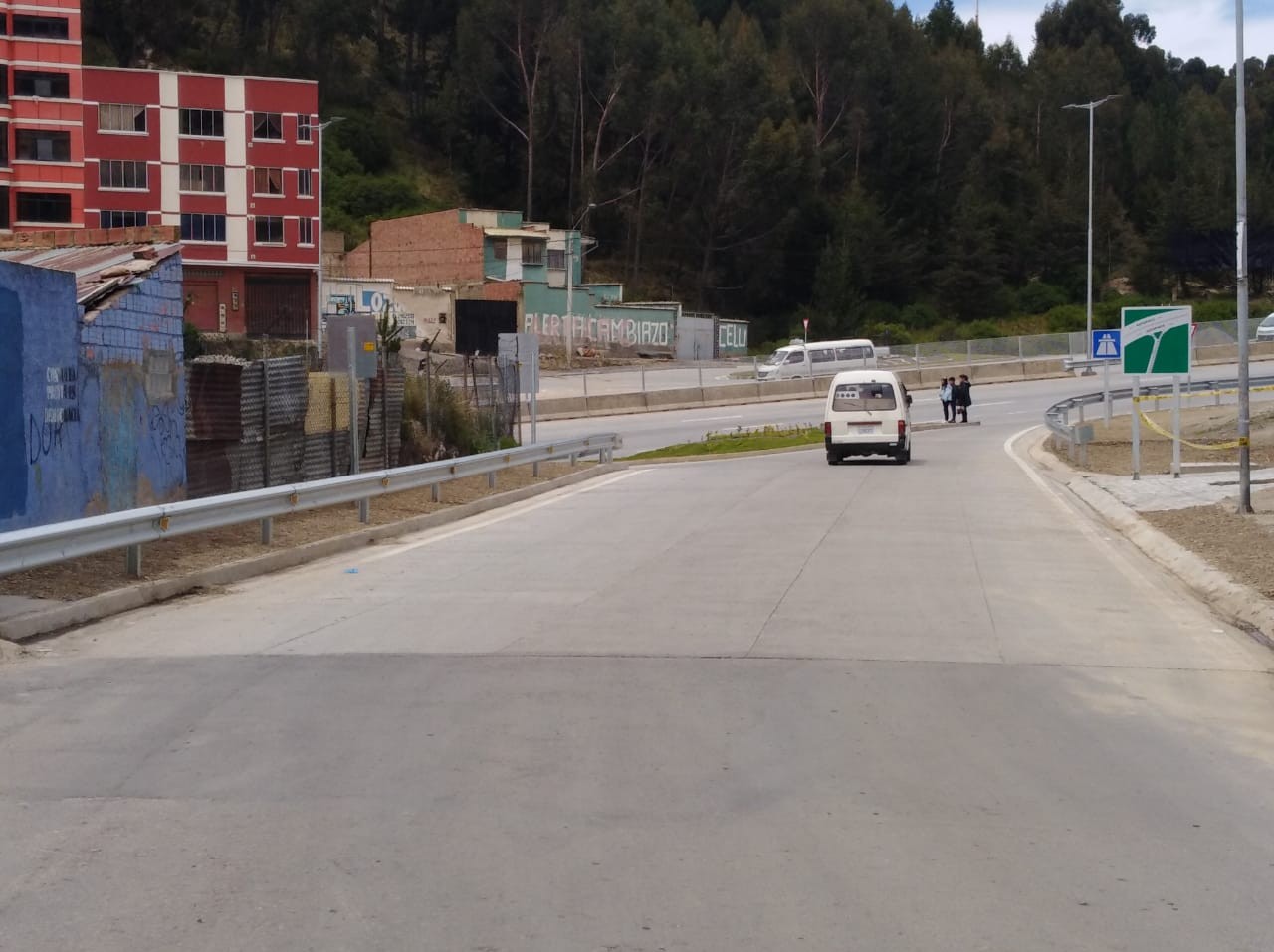 Galpón ACHACHICALA (Pura Pura) LA PAZ - BOLIVIA 
Plena conjunción de Autopista La Paz - El Alto con Av. Chacaltaya Foto 34