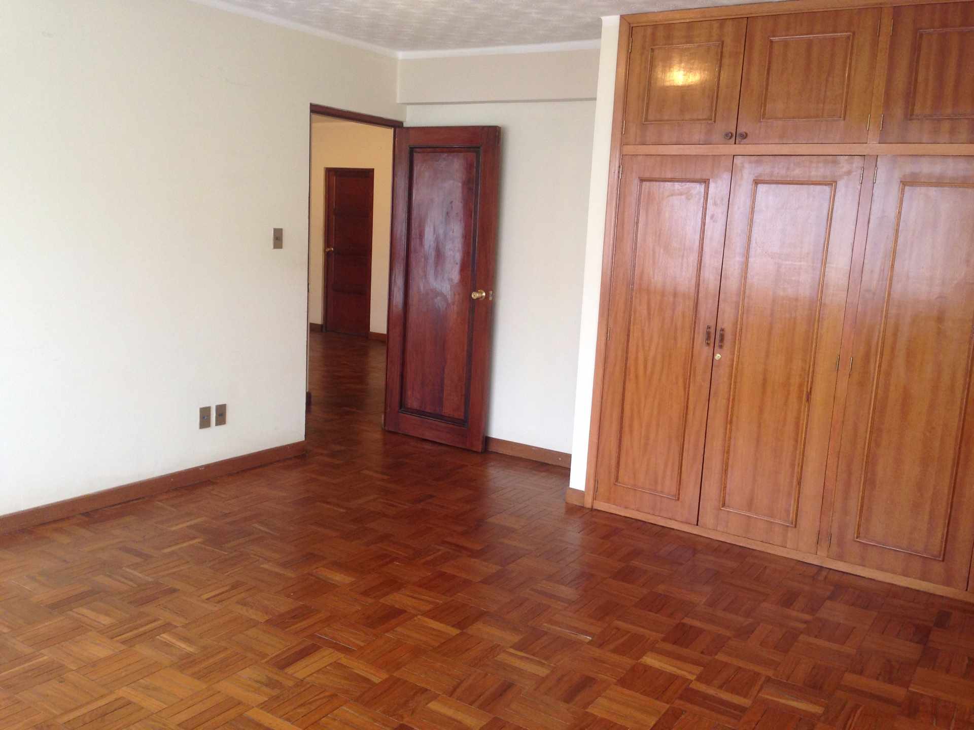 En Alquiler a $us 530 Foto 5