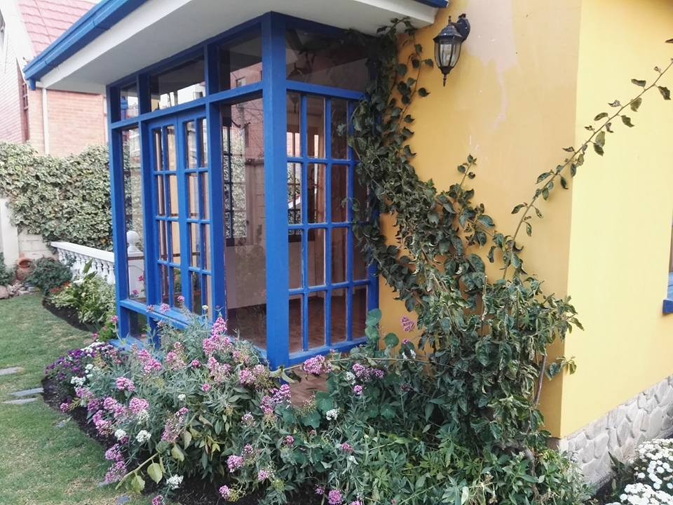 Casa en Achumani en La Paz 4 dormitorios 3 baños 2 parqueos Foto 2