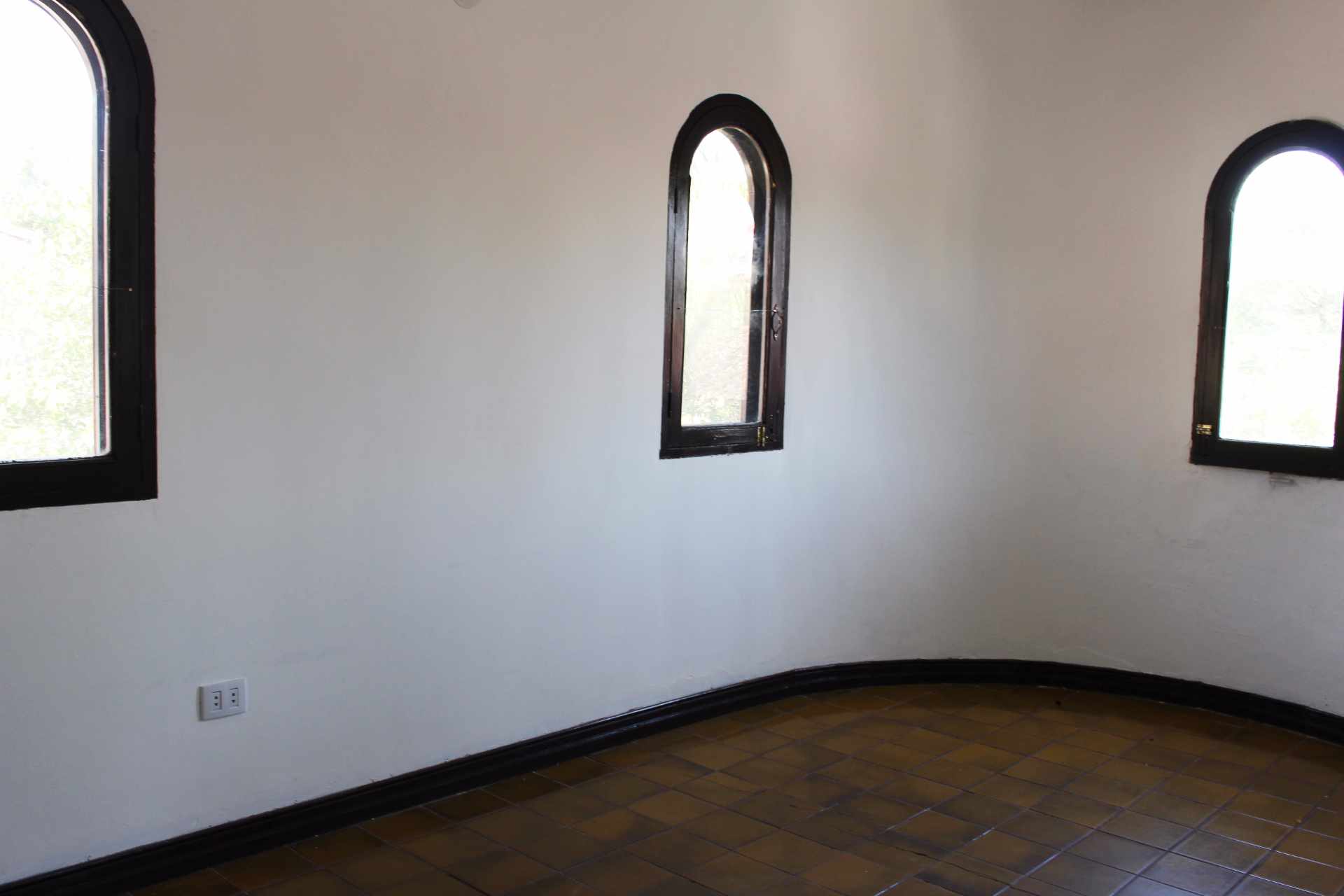 Casa Zona Equipetrol entre 2do y 3er anillo Av. San Martín calle 9 Foto 5