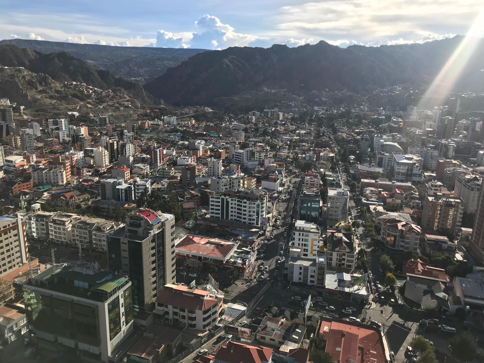 Departamento en Los Pinos en La Paz 4 dormitorios 5 baños 1 parqueos Foto 3