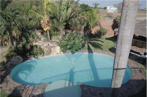 Casa en VentaLA CASONA VIRGEN DE COTOCA  5 baños 1 parqueos Foto 16