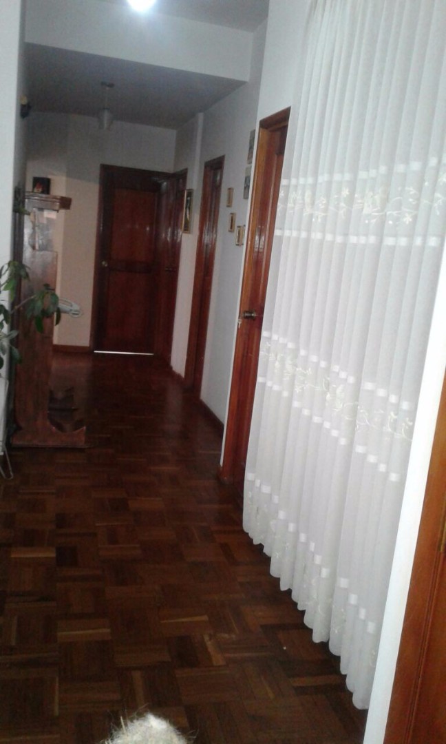 Departamento en Miraflores en La Paz 6 dormitorios 4 baños  Foto 5