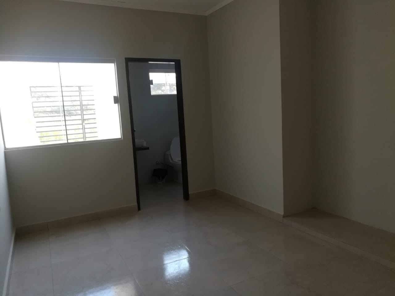 Casa Urbanizacion San Miguel, avenida 3 pasos al frente 9no anillo Foto 4