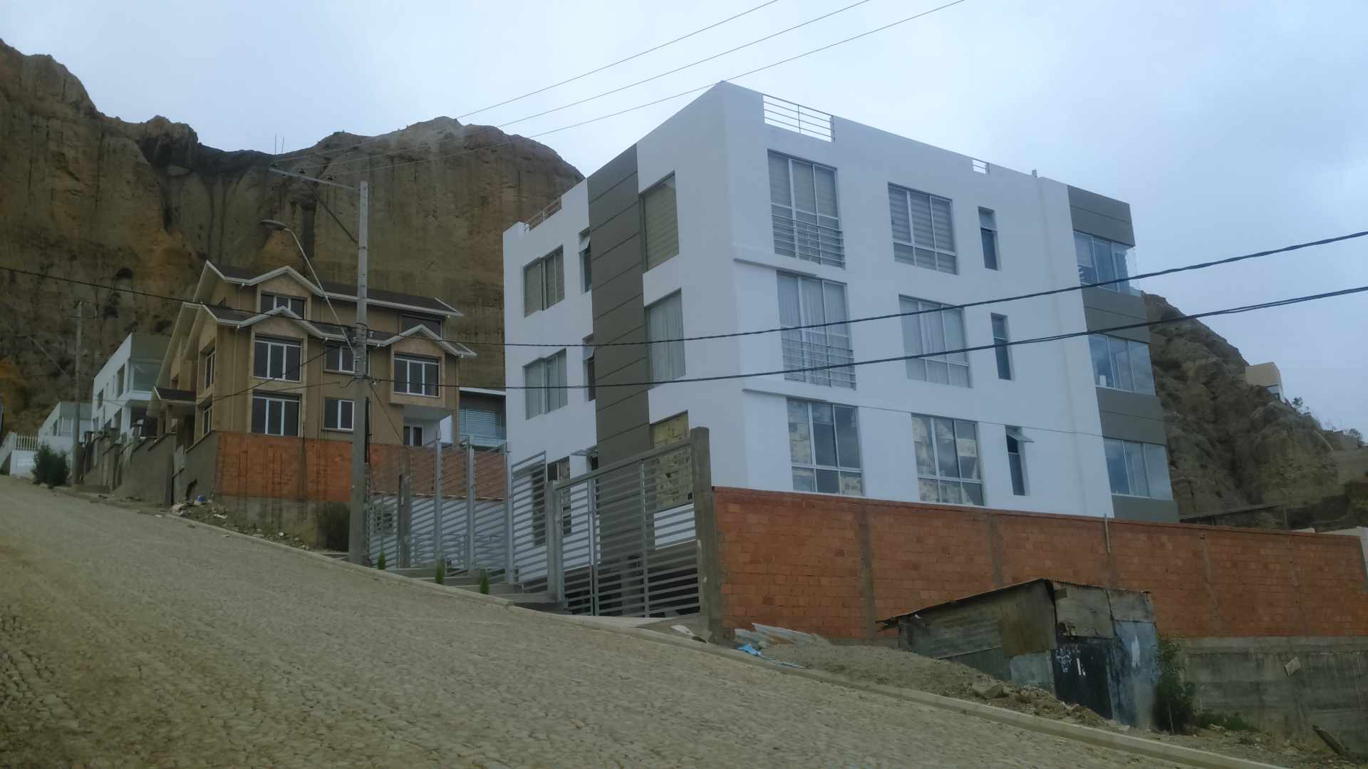 Departamento en VentaAlto Calacoto, ubicada a la altura de la calle 28 de Los Pinos, Urbanización “LA GLORIETA” Foto 10