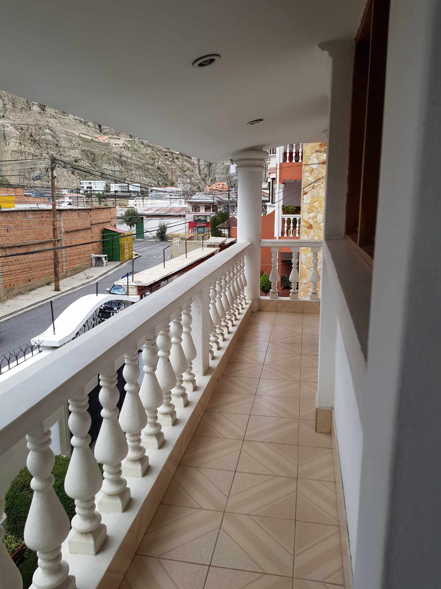 Casa en Los Pinos en La Paz 4 dormitorios 3 baños 3 parqueos Foto 6