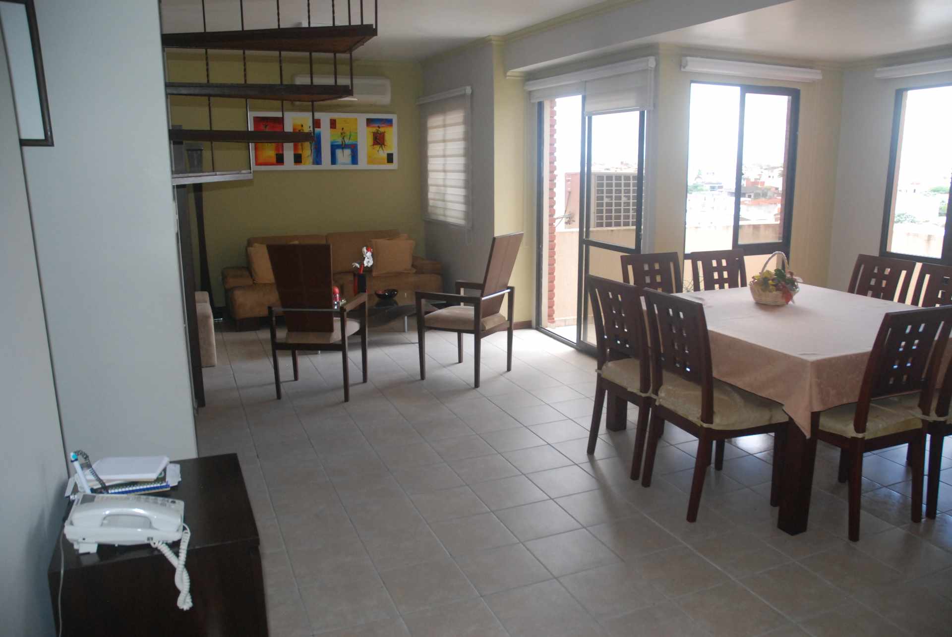 Departamento en VentaCalle Libertad cerca calle Andres Ibañez 3 dormitorios 5 baños 1 parqueos Foto 3