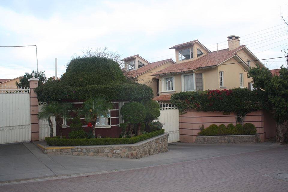 Casa en Villa Taquiña en Cochabamba 3 dormitorios 3 baños 5 parqueos Foto 1